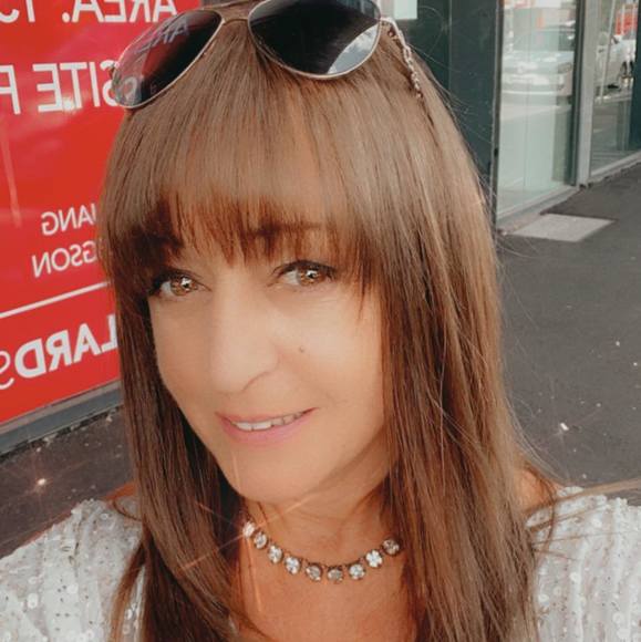 Meet your Posher, Deshia - Picture 1 of 1